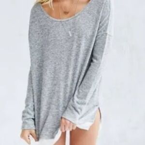 Silence + Noise Oversized Sweater Top Shirttail Hem Long Sleeve Pullover Boho